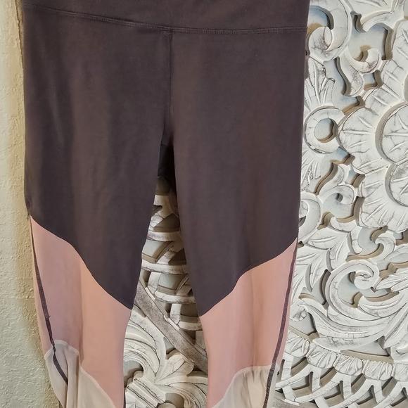 Fabletics Women' Define Mid Rise Gray Pink Mesh Powerhold Tight Leggings Sheer M - Picture 4 of 8
